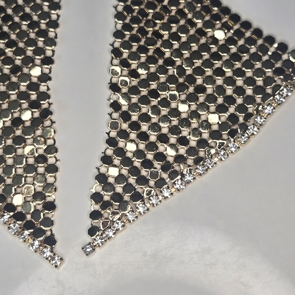 Gold Chainmail Style Earrings - Picture 3 of 6